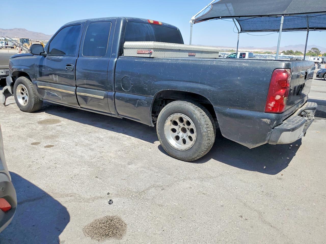 CHEVROLET SILVERADO 2003 — 3