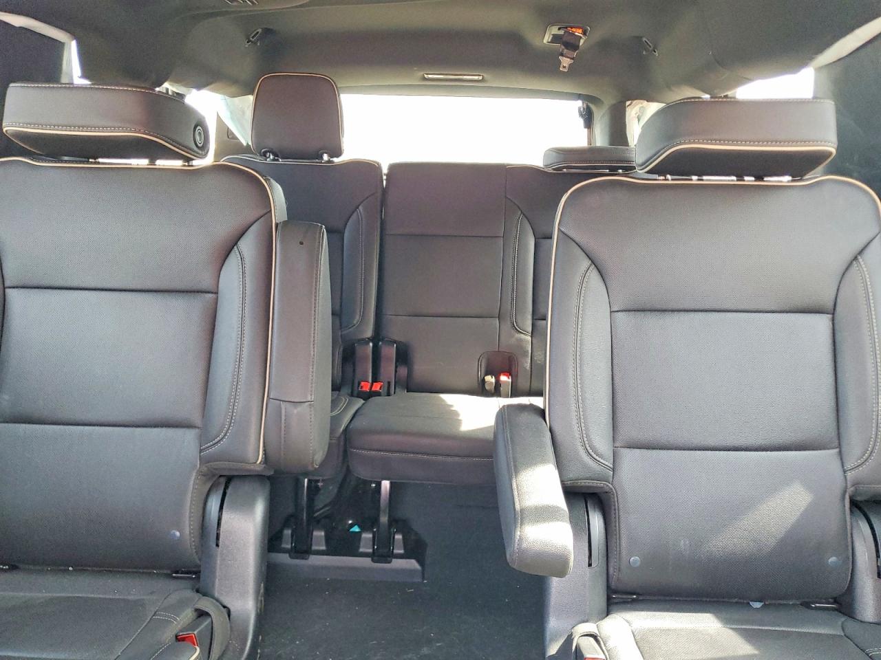 GMC YUKON XL 2023 — 11