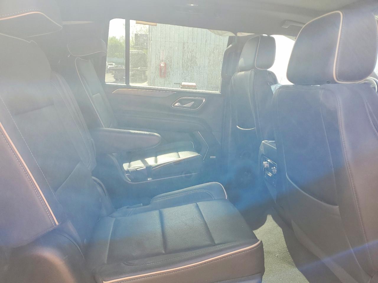 GMC YUKON XL 2023 — 12