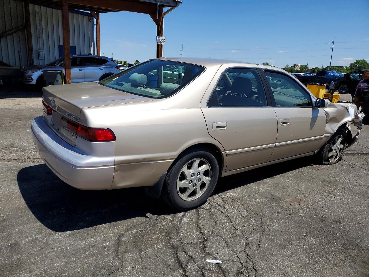 TOYOTA CAMRY 1998 — 4