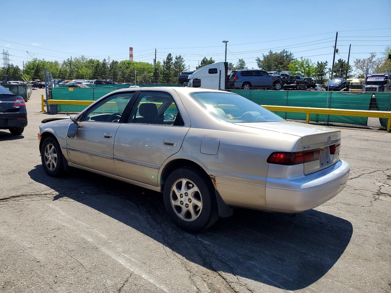 TOYOTA CAMRY 1998 — 3