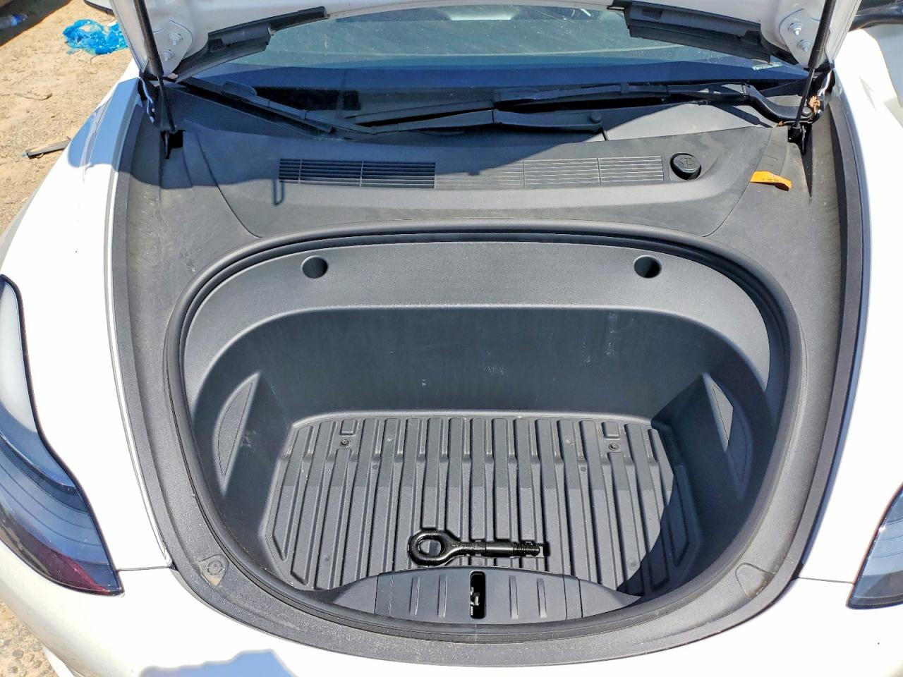 TESLA MODEL 3 2022 — 12