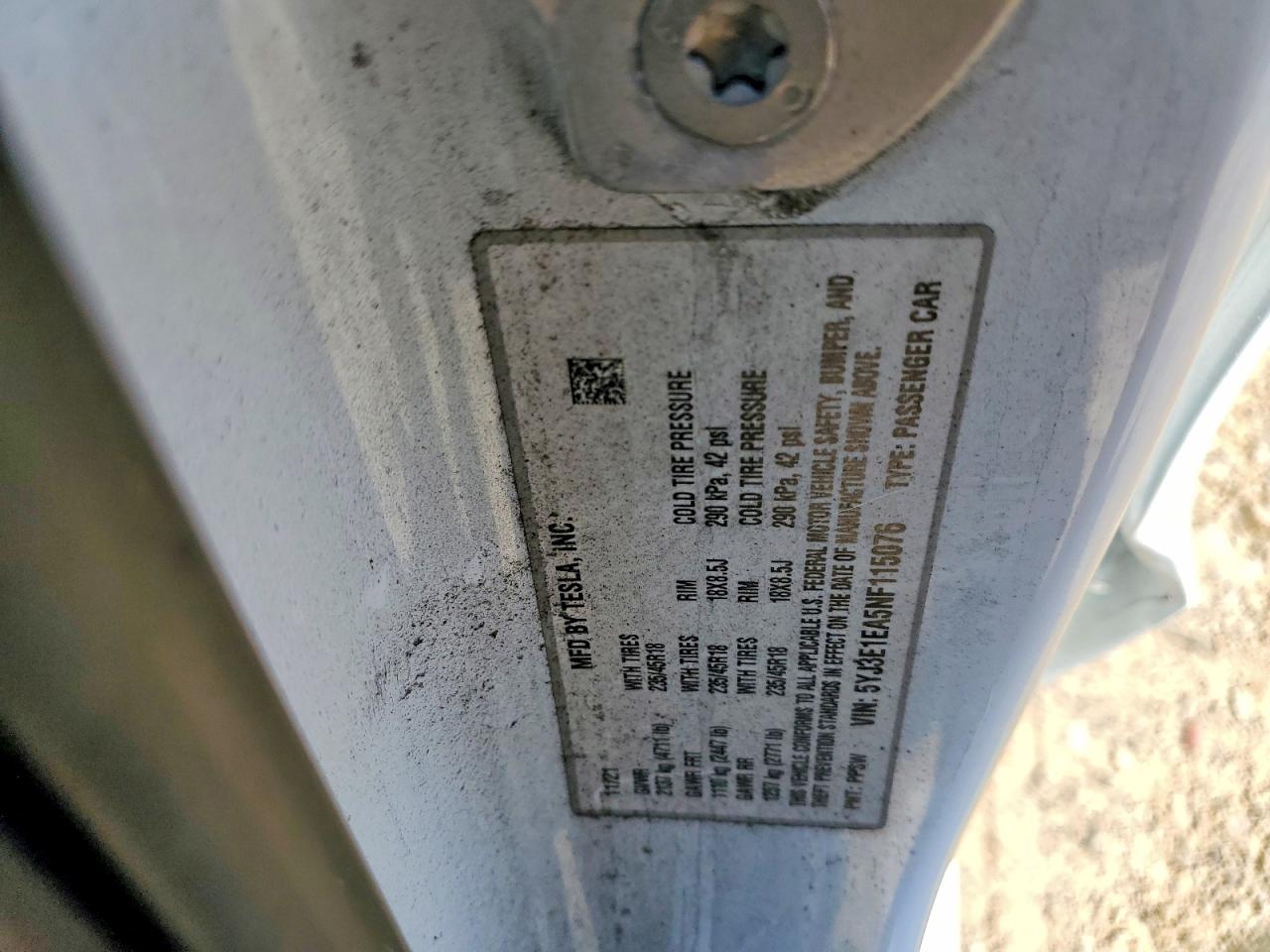 TESLA MODEL 3 2022 — 14