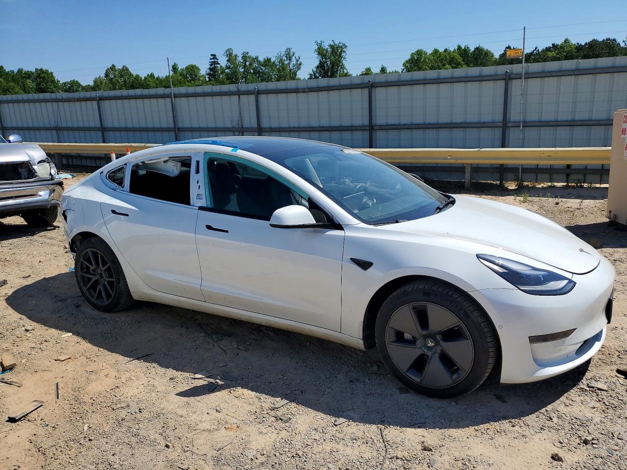 TESLA MODEL 3 2022 — 5
