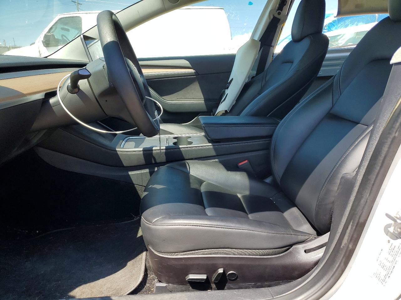 TESLA MODEL 3 2022 — 8