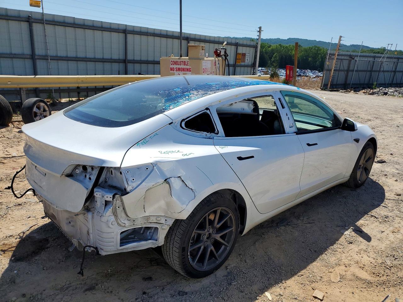 TESLA MODEL 3 2022 — 4