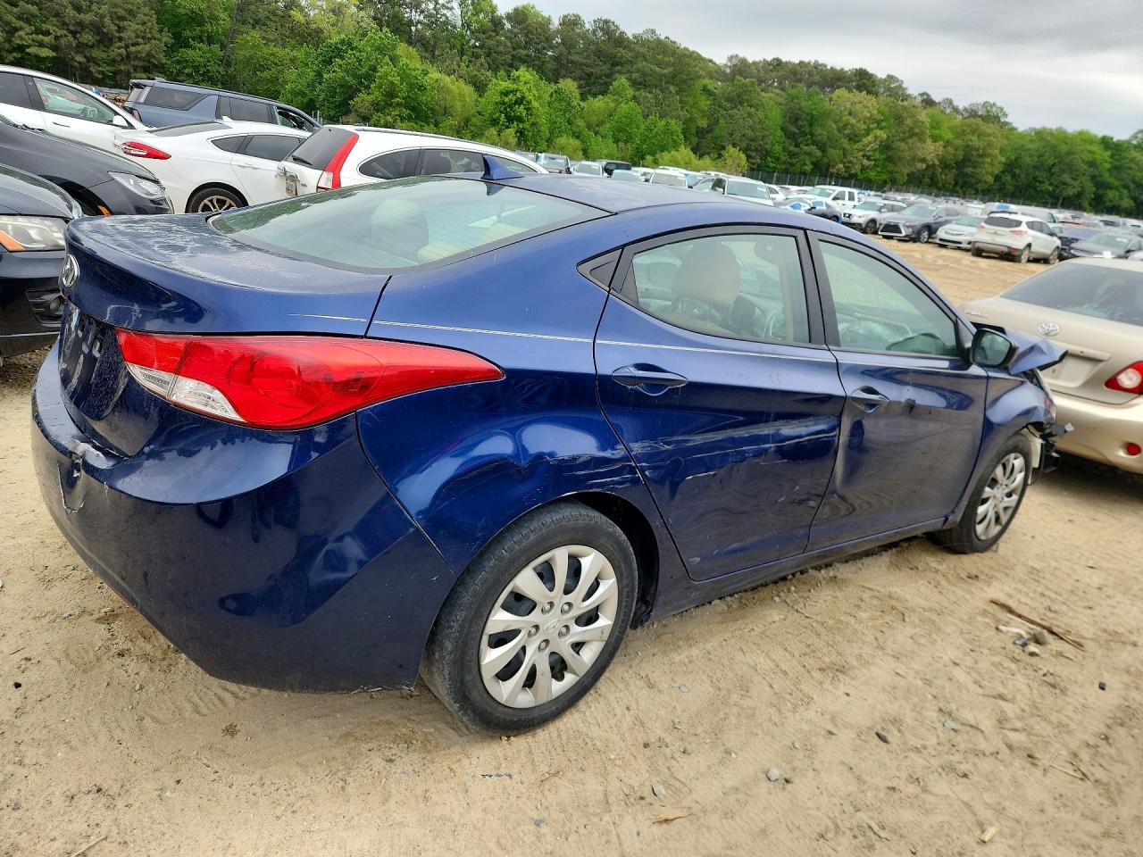 HYUNDAI ELANTRA 2013 — 4