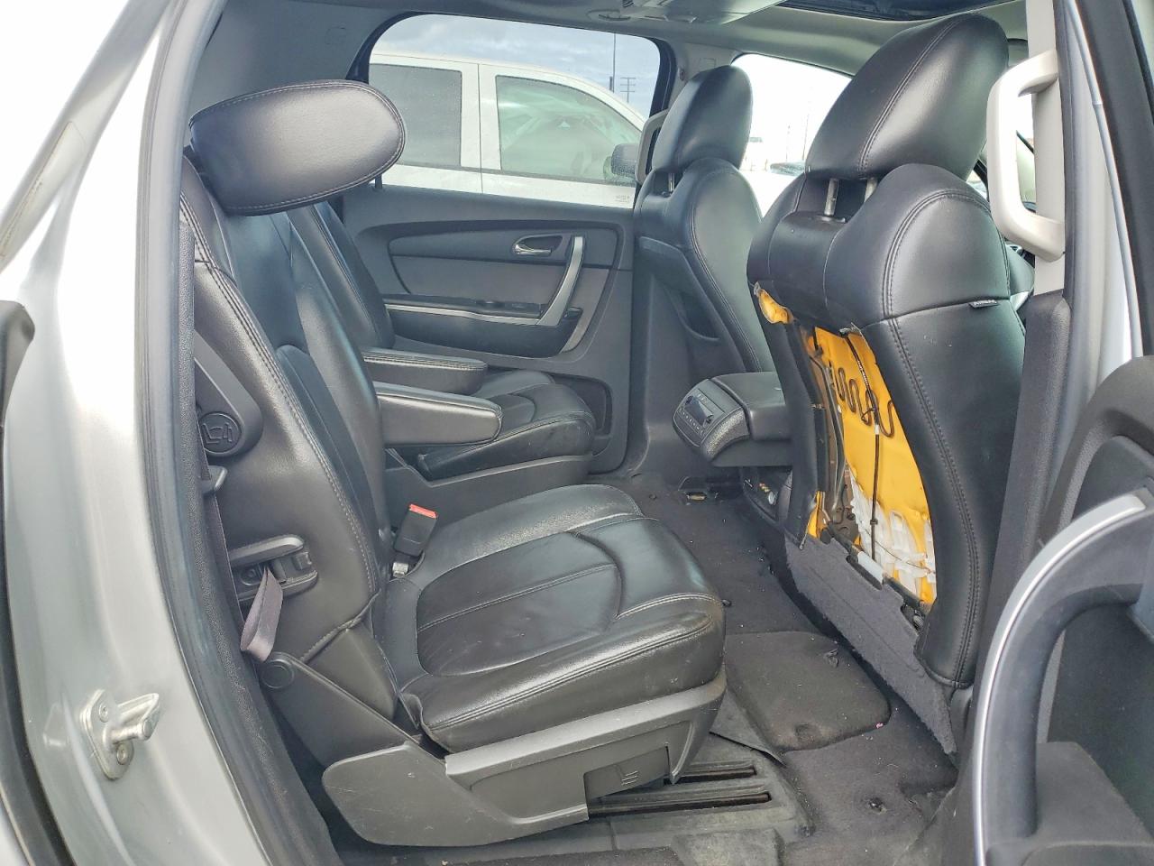 GMC ACADIA 2011 — 12