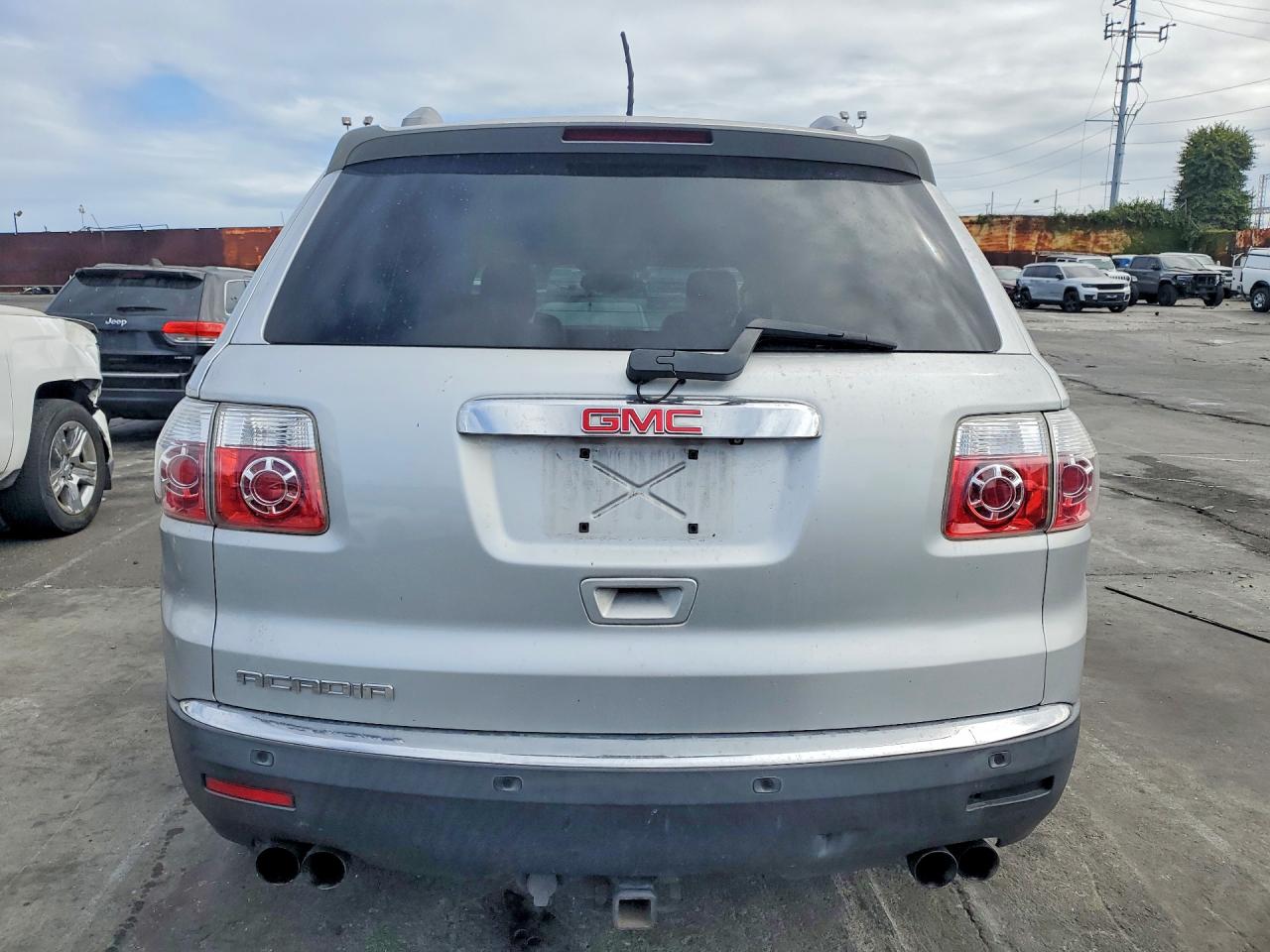 GMC ACADIA 2011 — 7