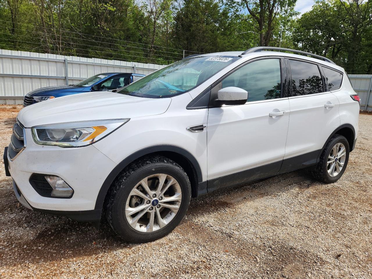 FORD ESCAPE 2017 — 2