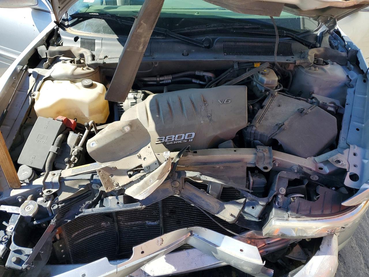 BUICK LESABRE 2002 — 12