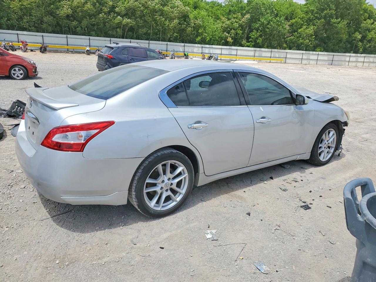 NISSAN MAXIMA 2009 — 4