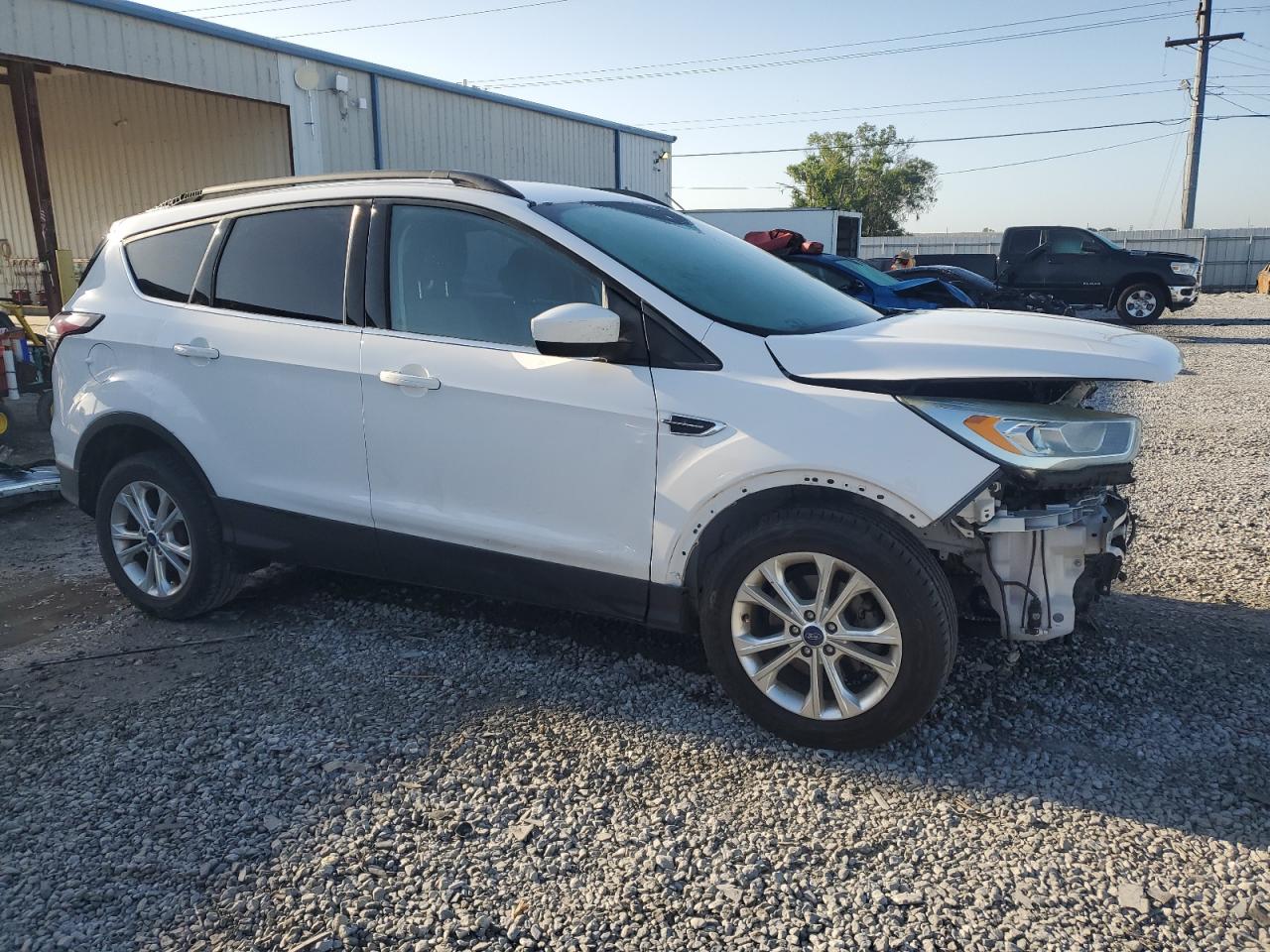 FORD ESCAPE 2017 — 5