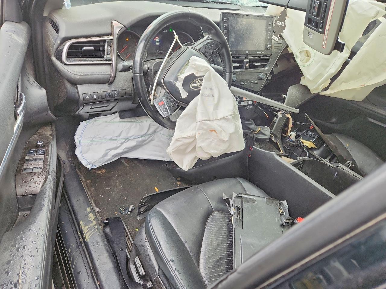 TOYOTA CAMRY 2021 — 9