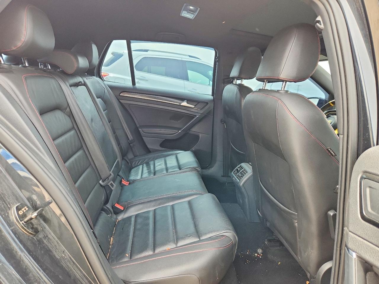 VOLKSWAGEN GTI 2015 — 11