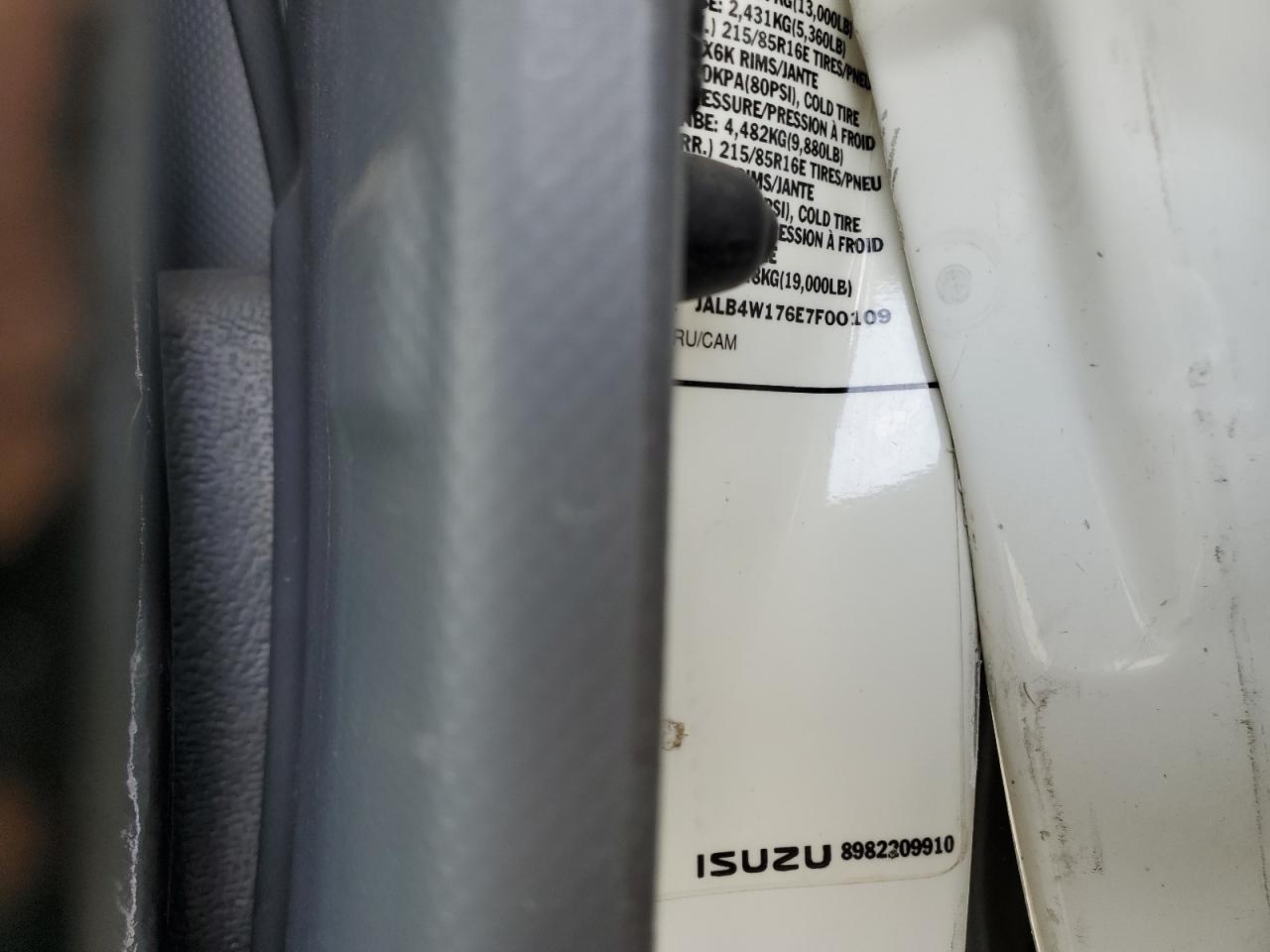 ISUZU NPR 2012 — 14