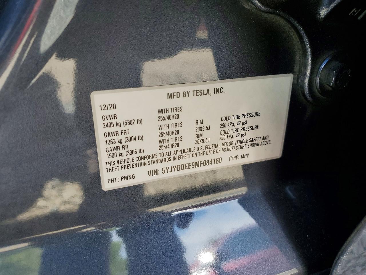 TESLA MODEL Y 2021 — 14
