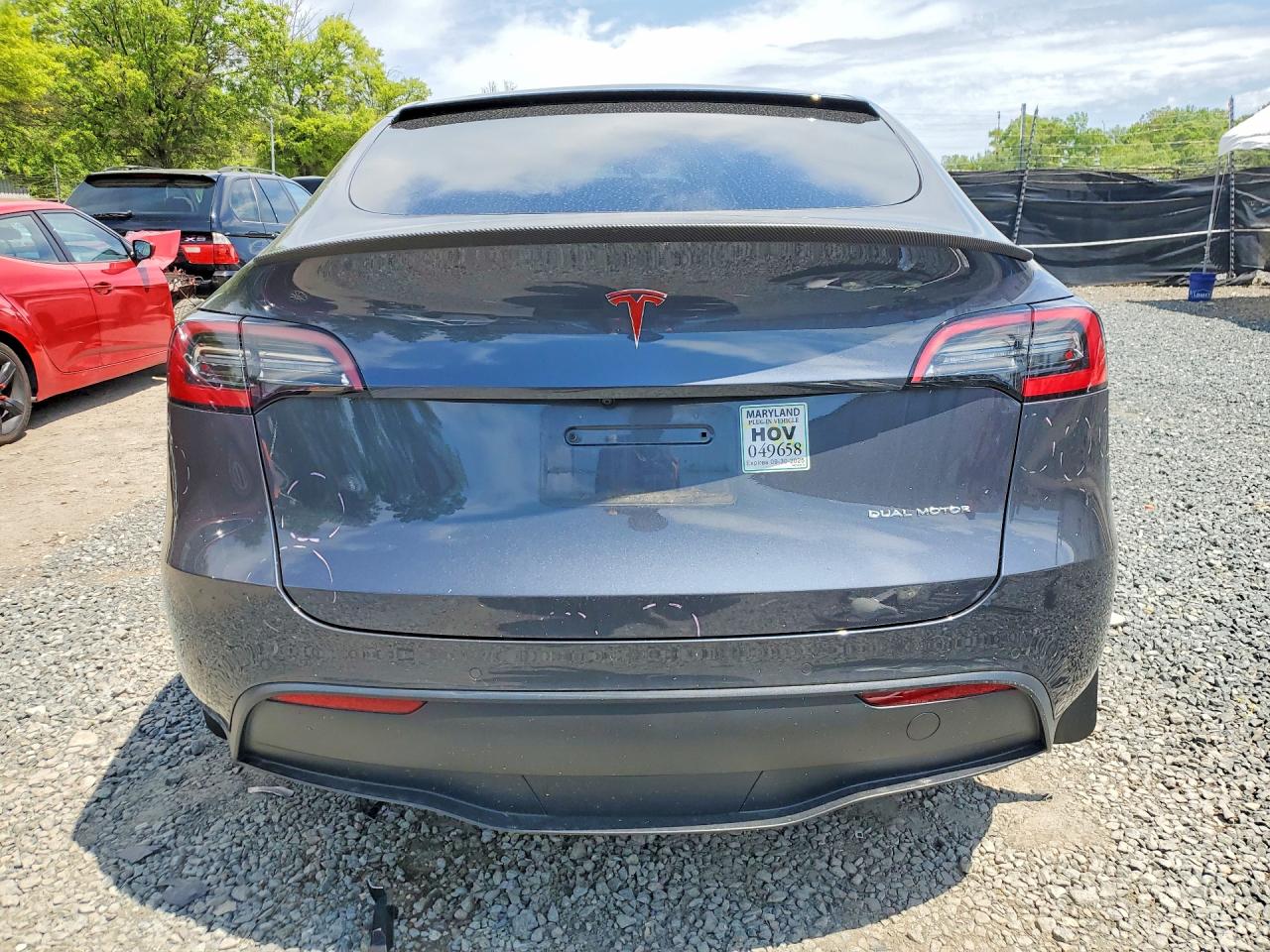 TESLA MODEL Y 2021 — 7