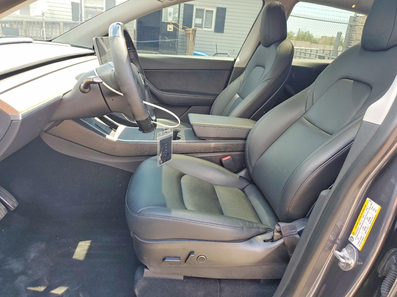 TESLA MODEL Y 2021 — 8