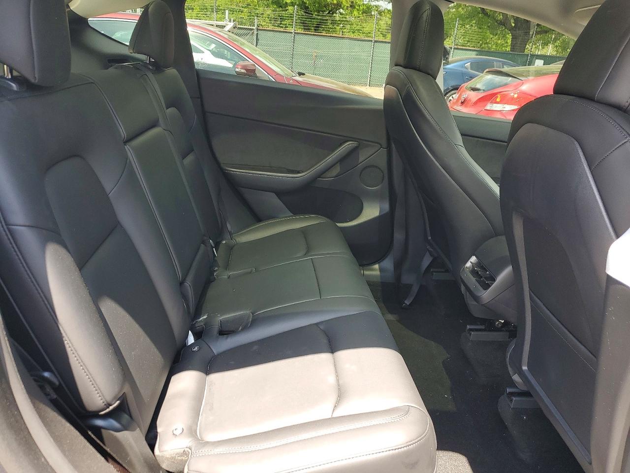 TESLA MODEL Y 2021 — 11