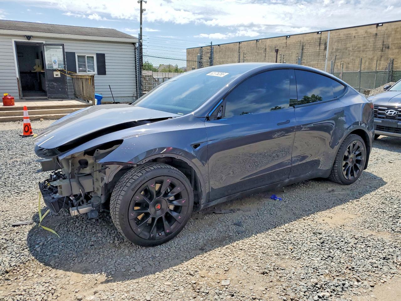 TESLA MODEL Y 2021 — 2