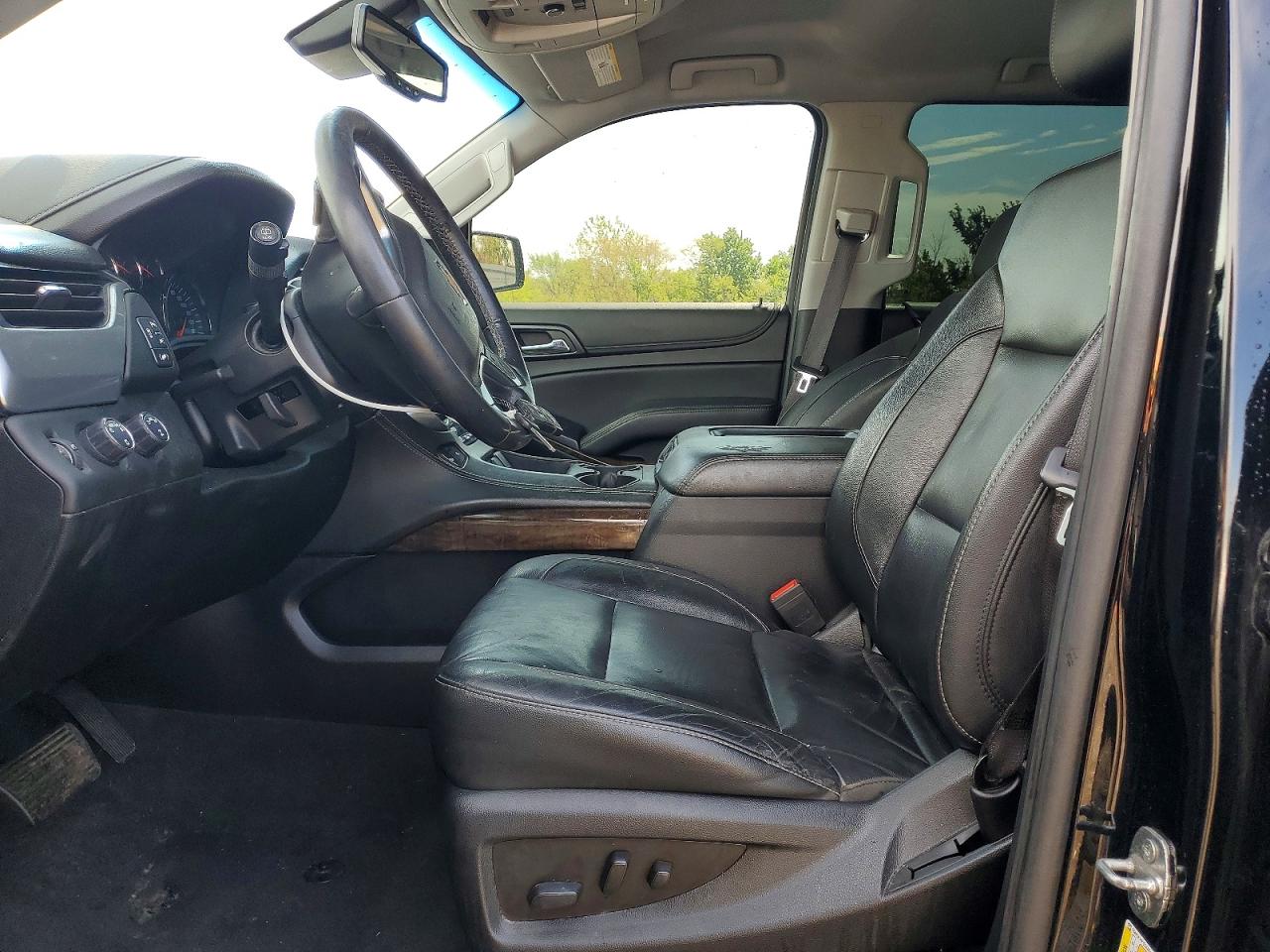 CHEVROLET SUBURBAN 2019 — 8