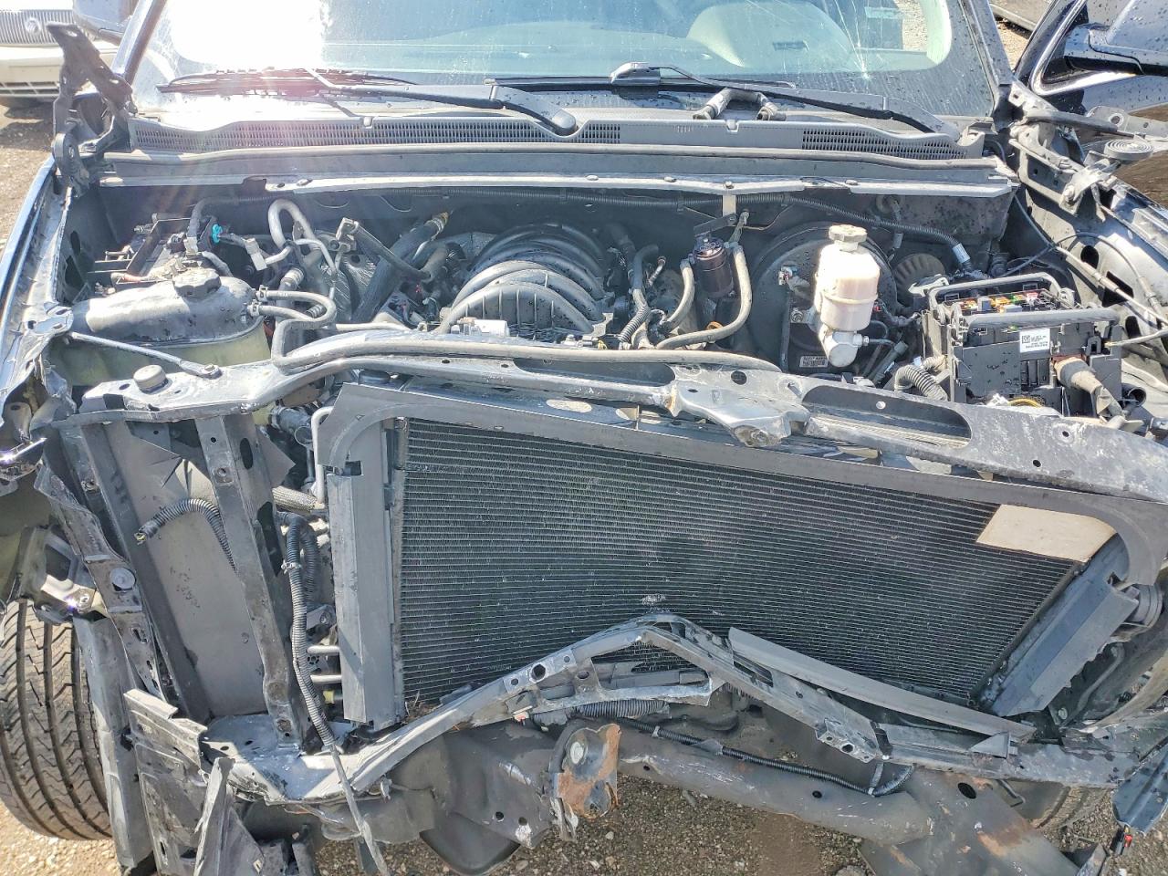 CHEVROLET SUBURBAN 2019 — 13
