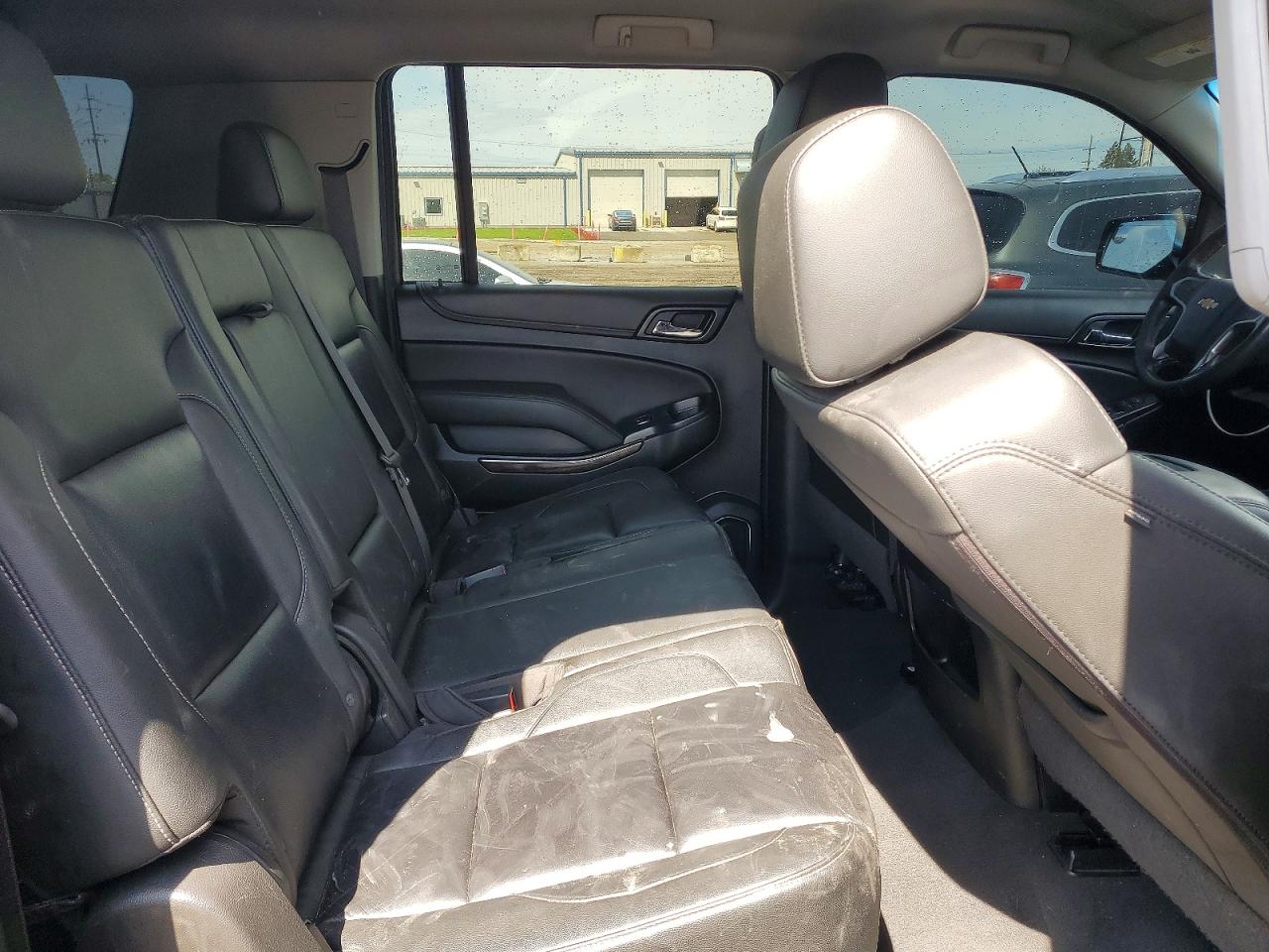 CHEVROLET SUBURBAN 2019 — 12