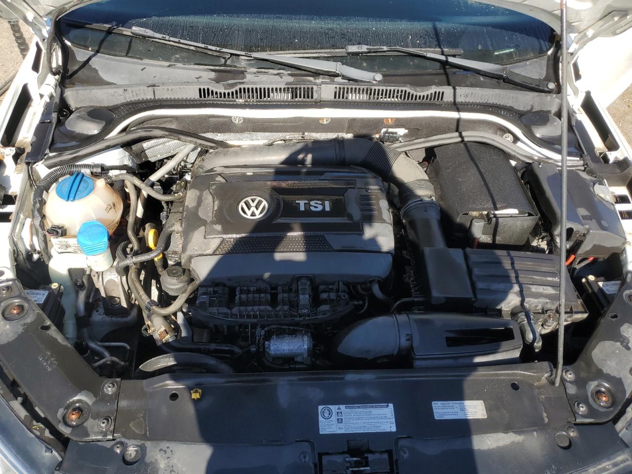 VOLKSWAGEN JETTA 2016 — 12