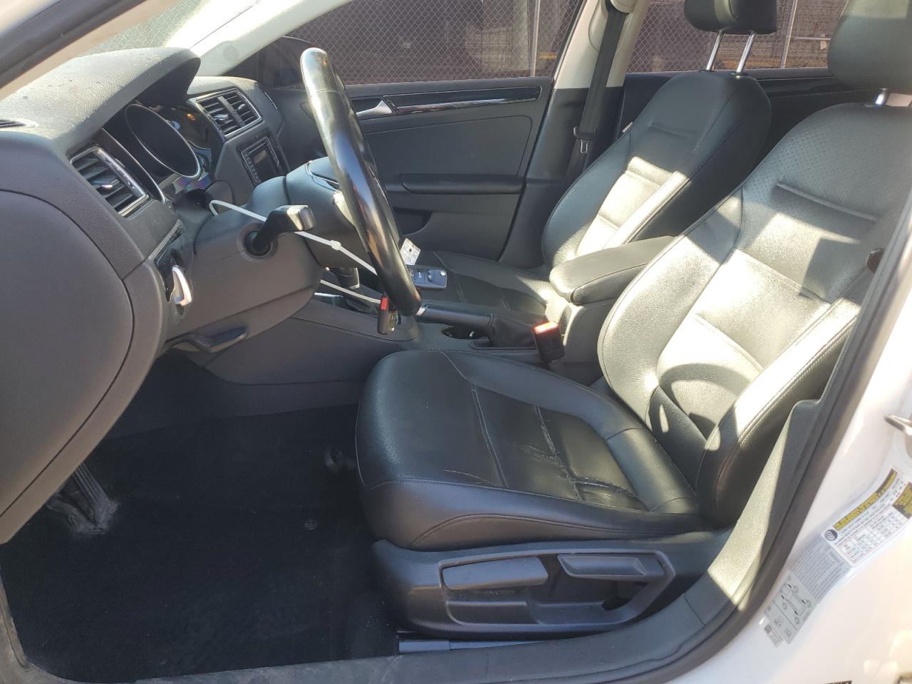 VOLKSWAGEN JETTA 2016 — 8