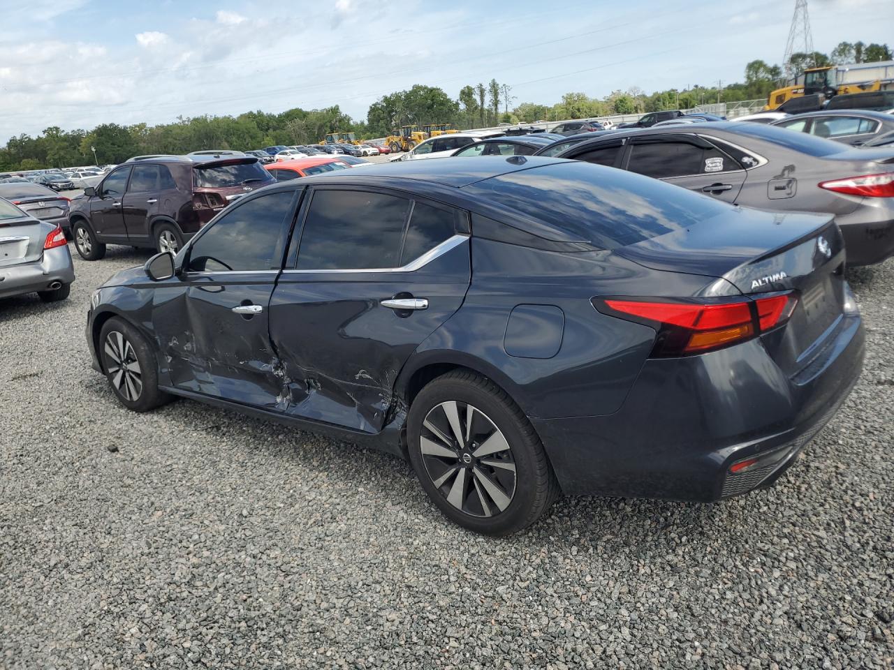 NISSAN ALTIMA 2020 — 3