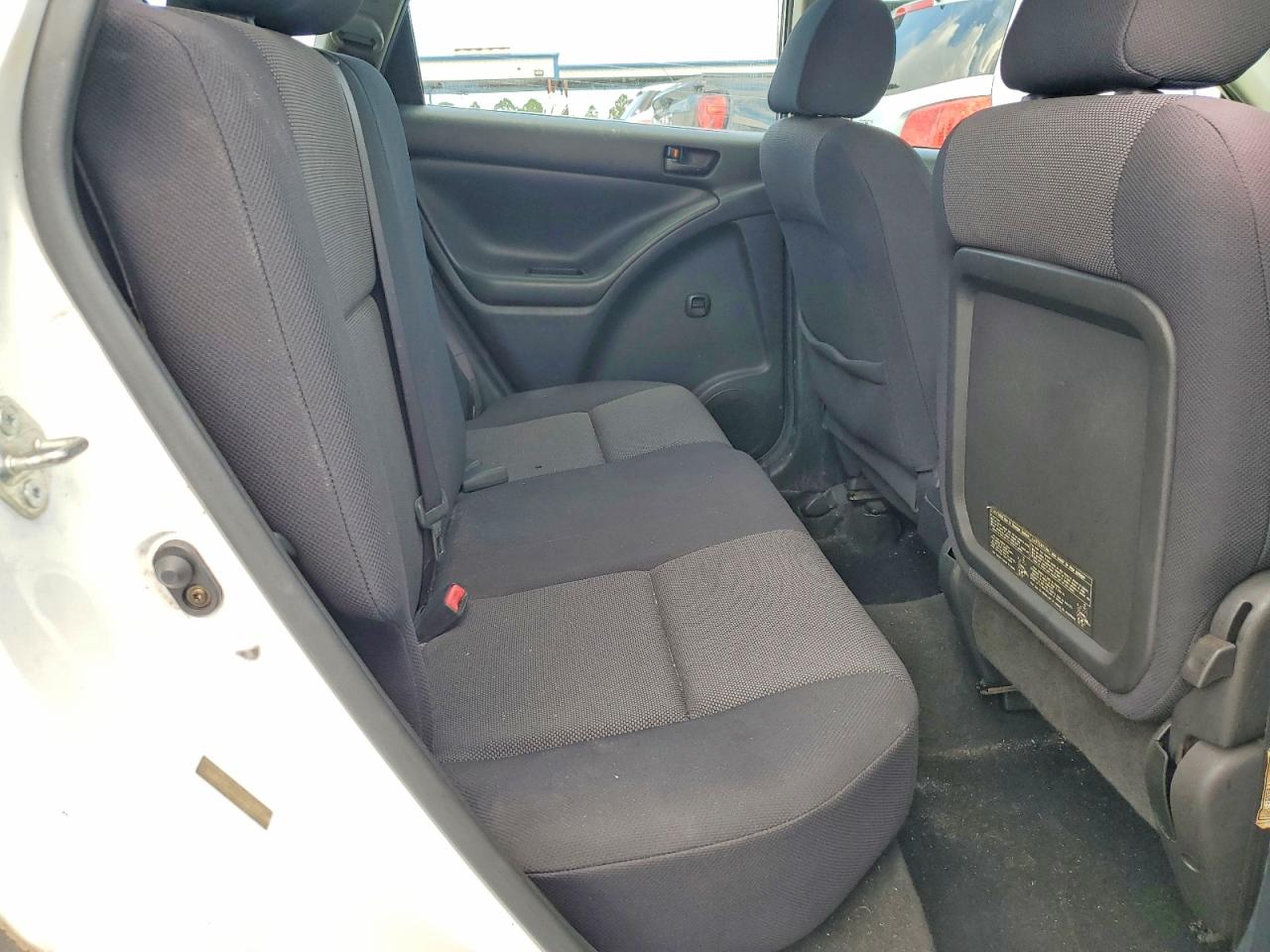 PONTIAC VIBE 2004 — 12