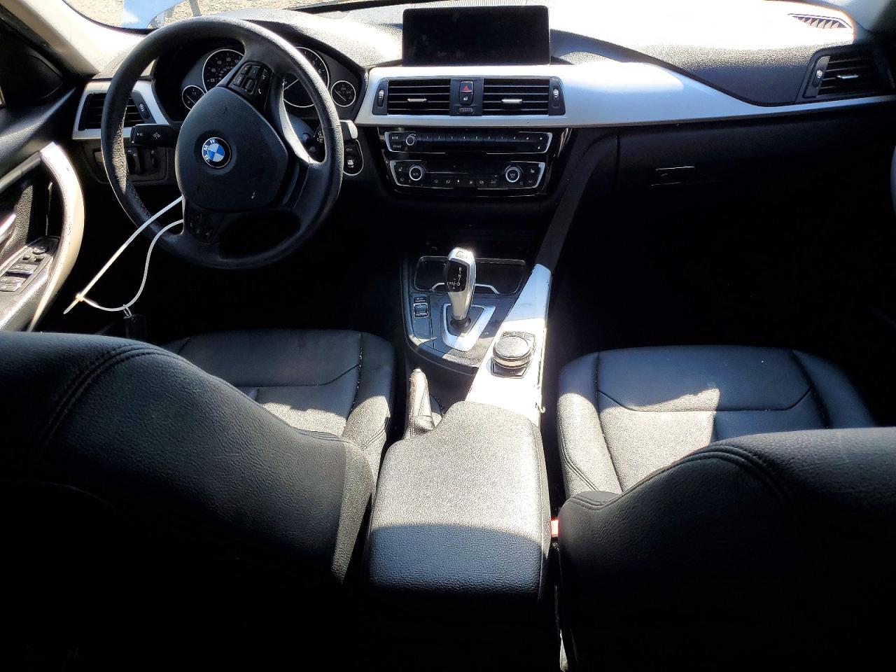 BMW 320 2018 — 9
