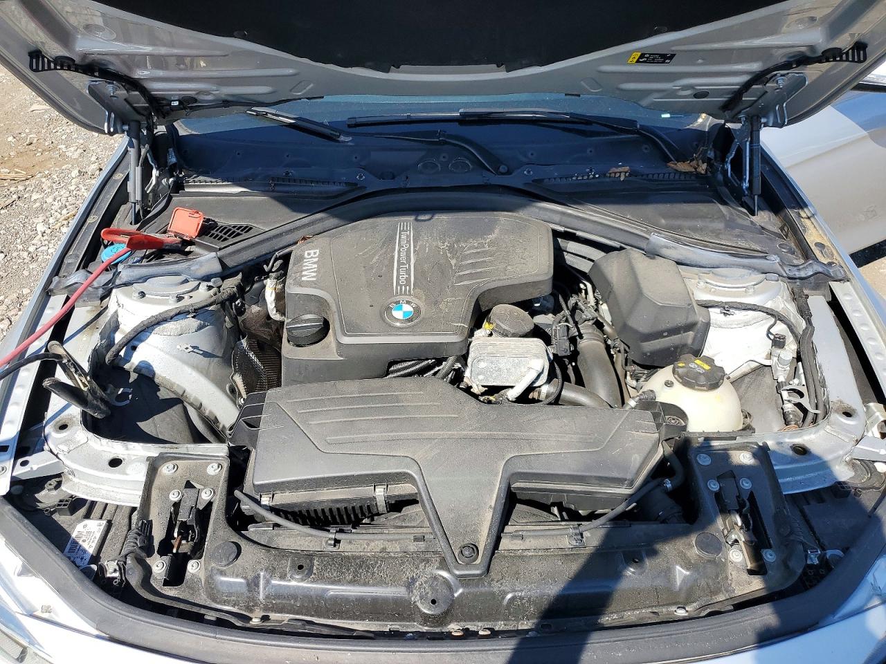 BMW 320 2018 — 12