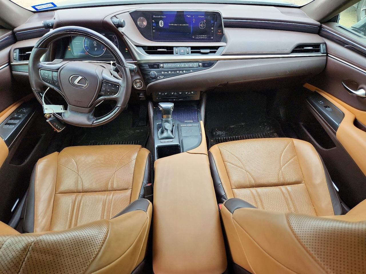 LEXUS ES 2019 — 9