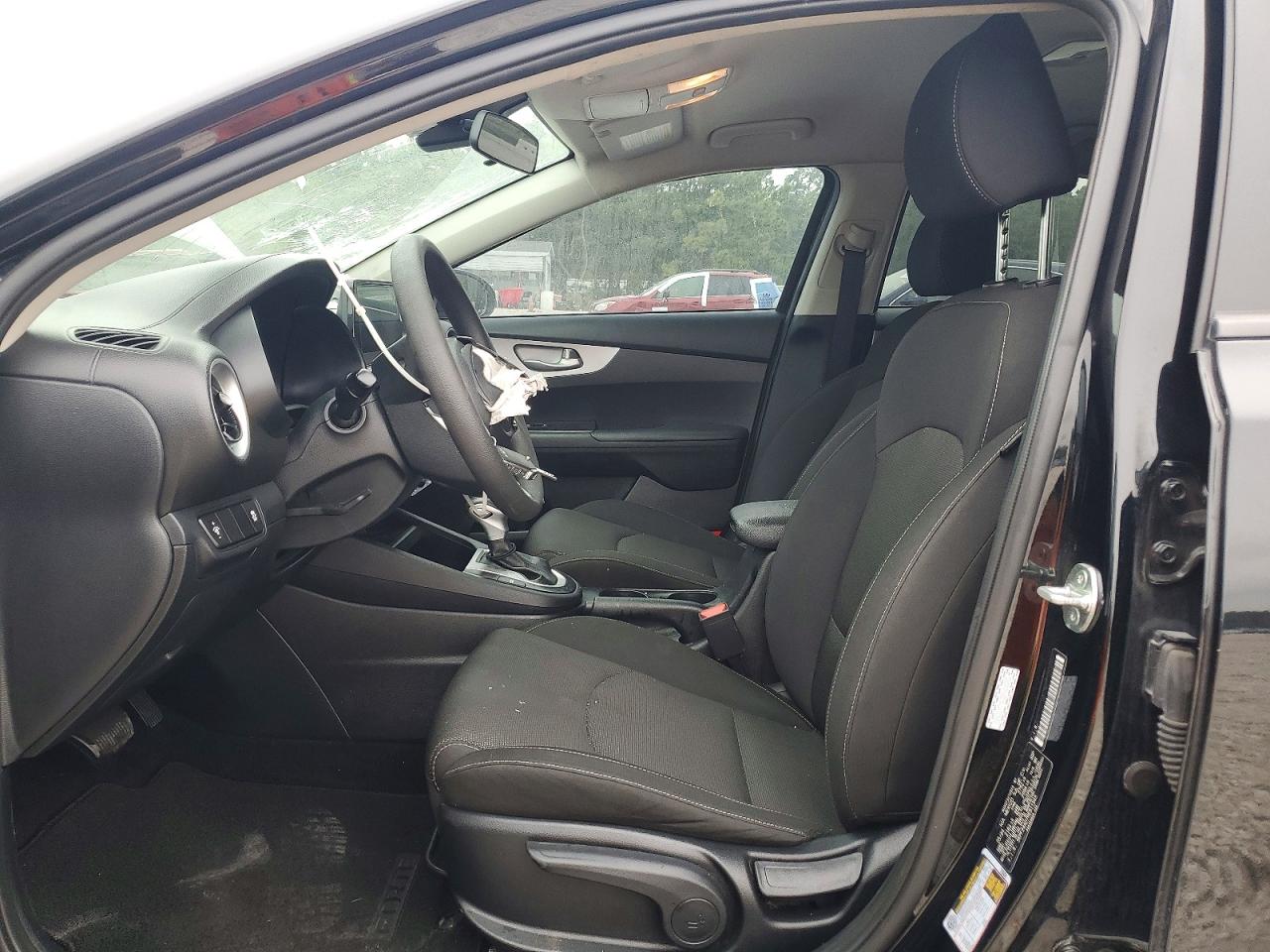 KIA FORTE 2024 — 8