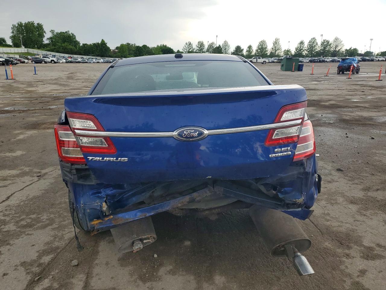 FORD TAURUS 2015 — 7