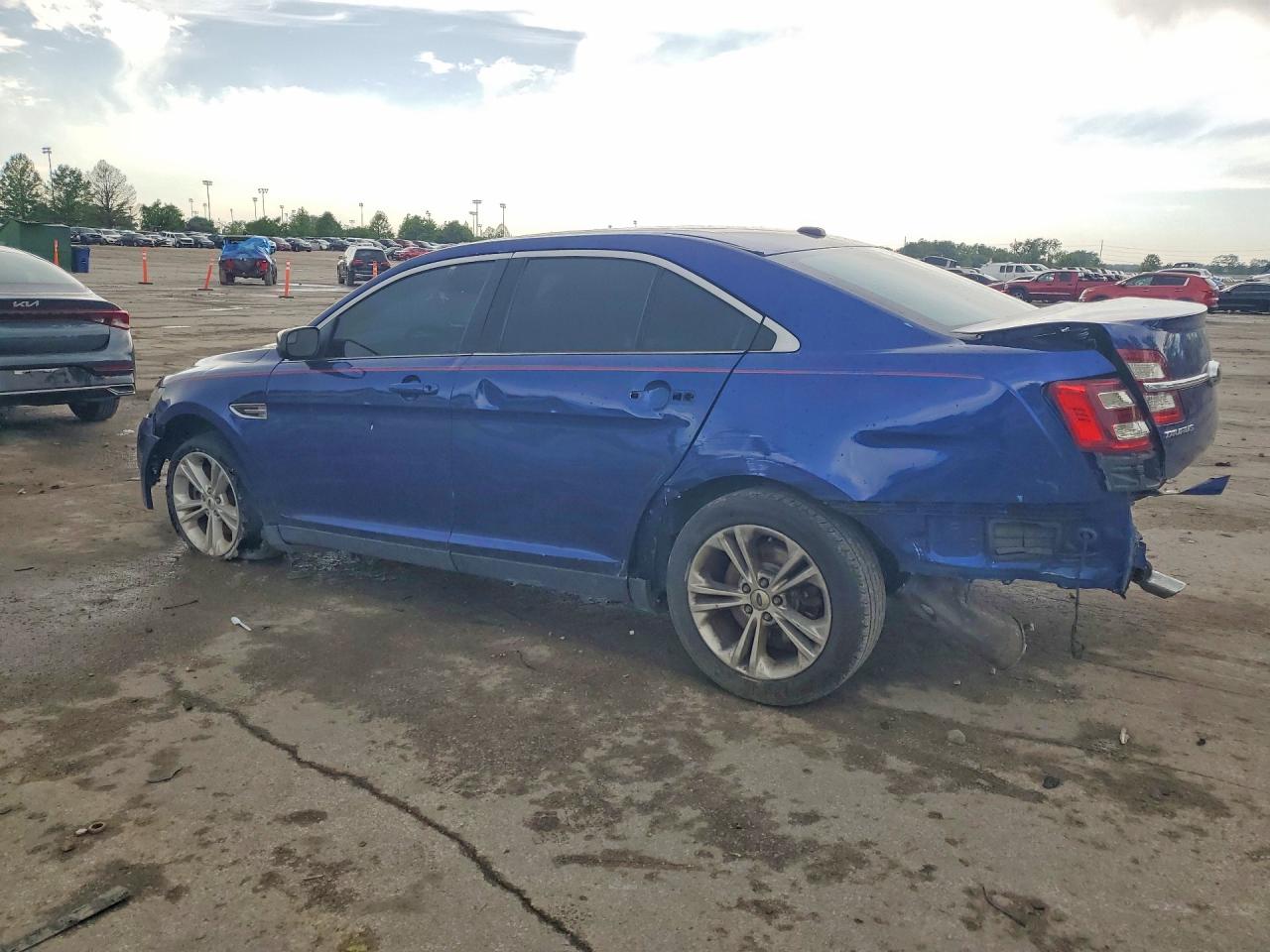 FORD TAURUS 2015 — 3