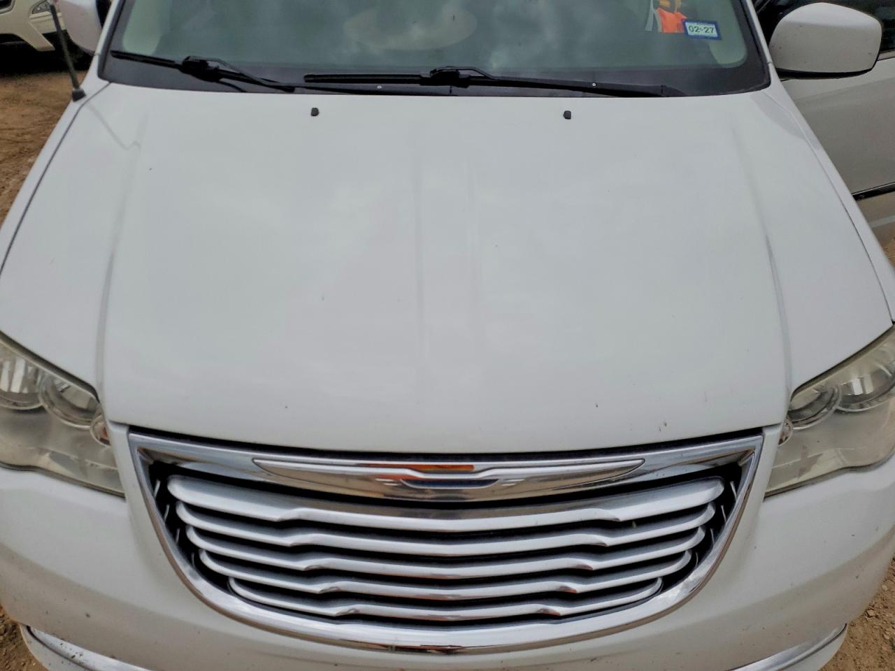 CHRYSLER TOWN & COUNTRY 2016 — 13
