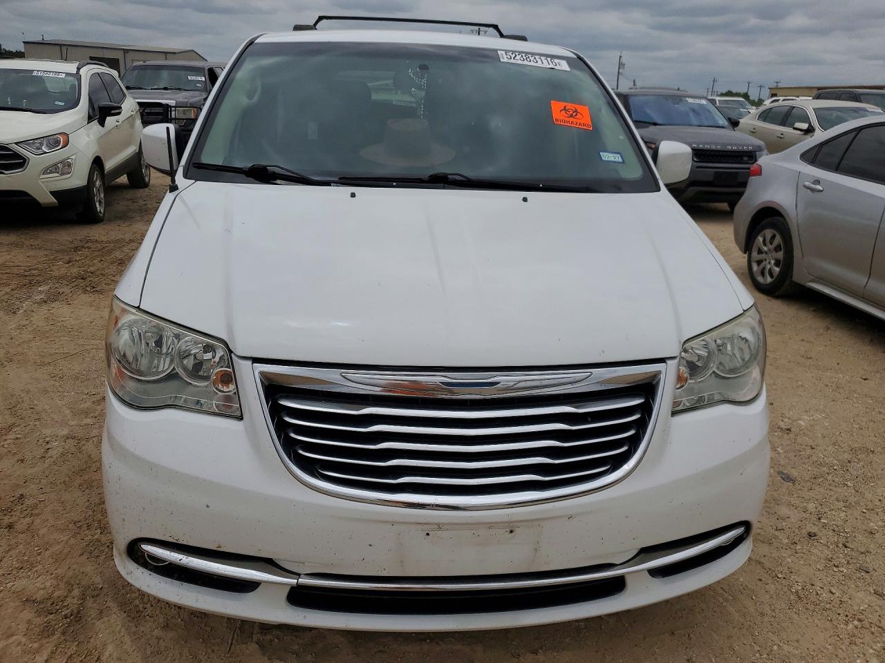 CHRYSLER TOWN & COUNTRY 2016 — 6