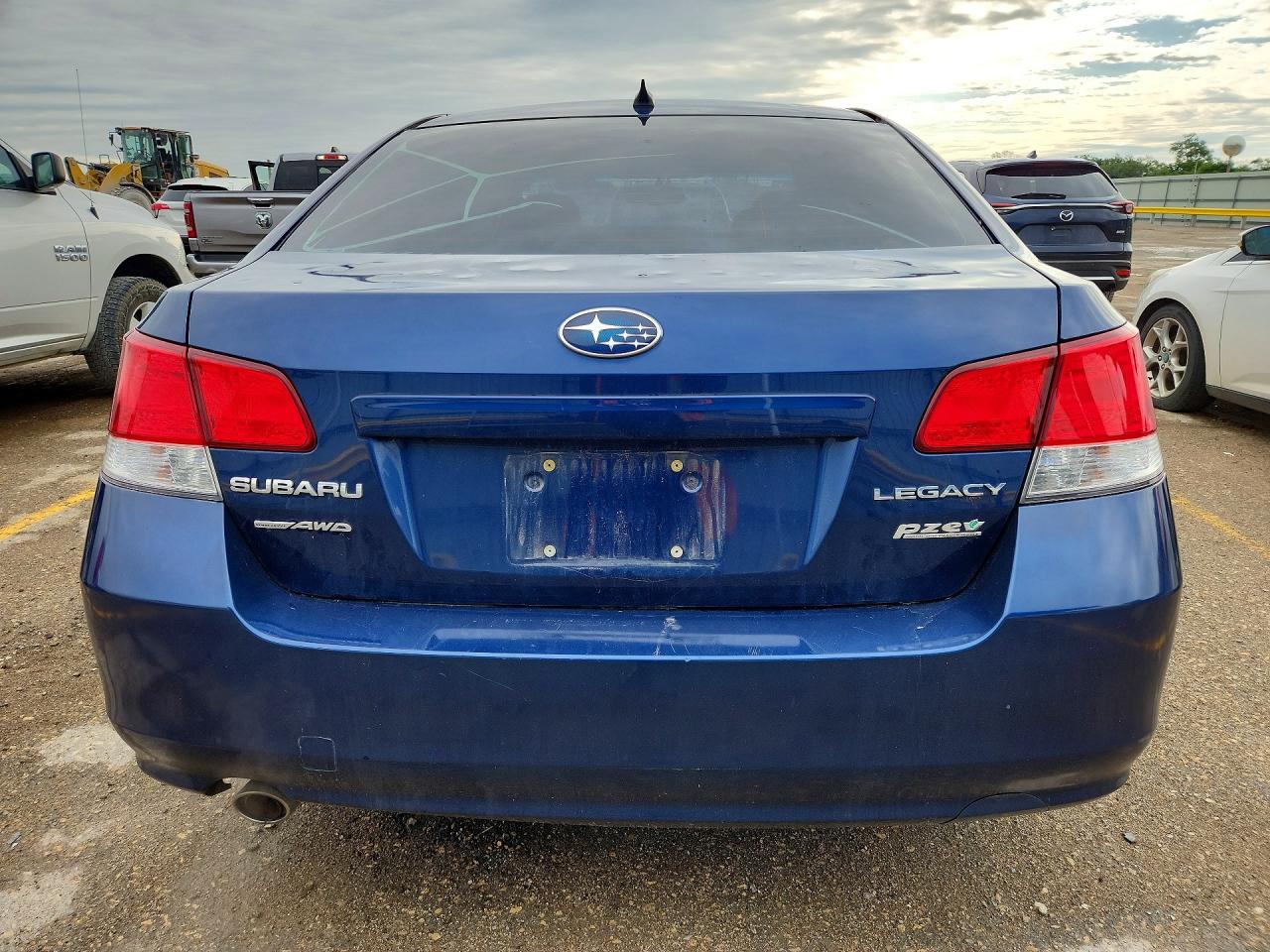 SUBARU LEGACY 2011 — 7