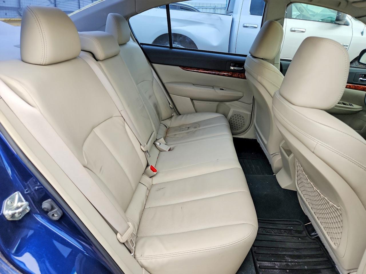 SUBARU LEGACY 2011 — 11