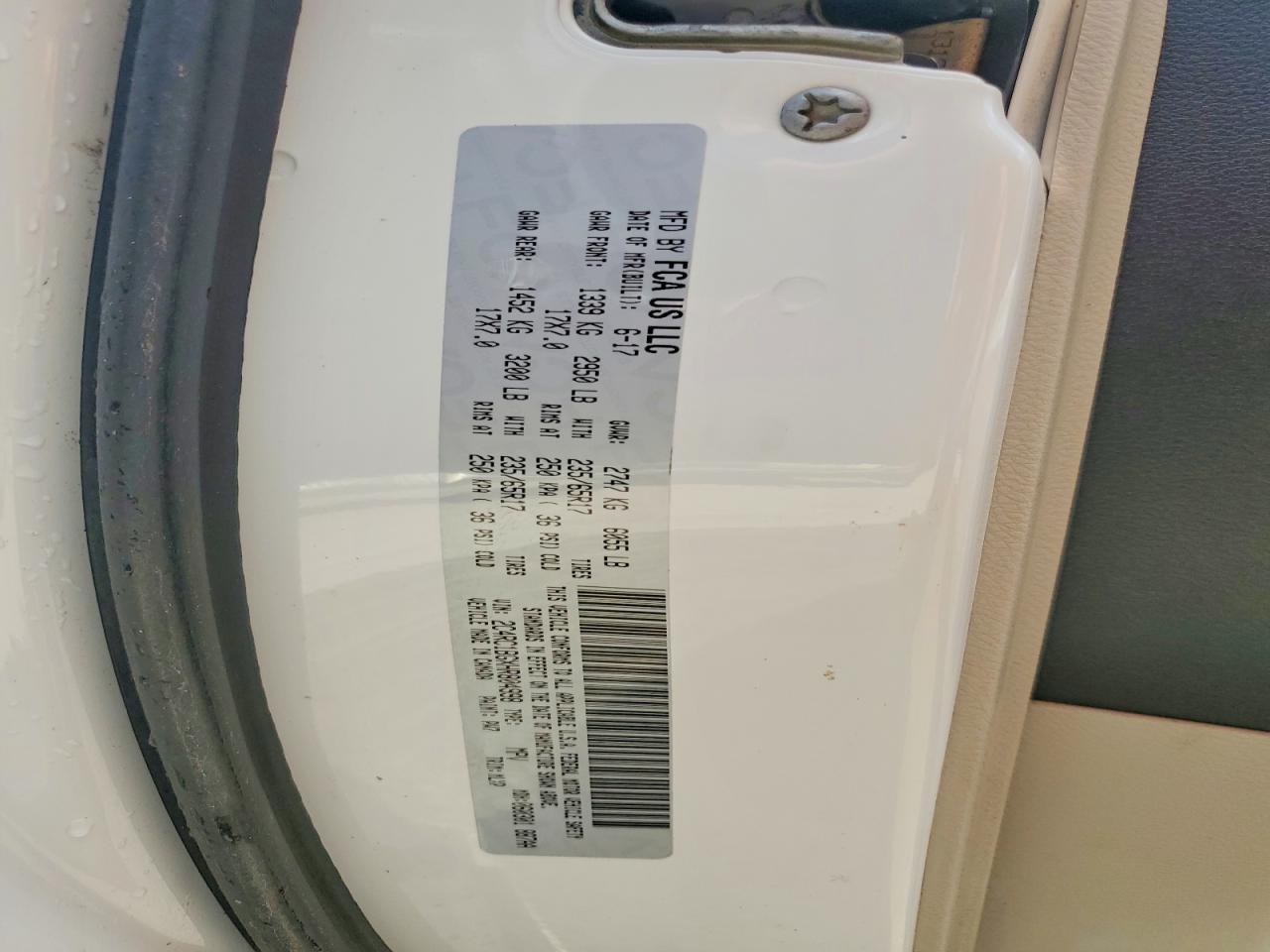 CHRYSLER PACIFICA 2017 — 14