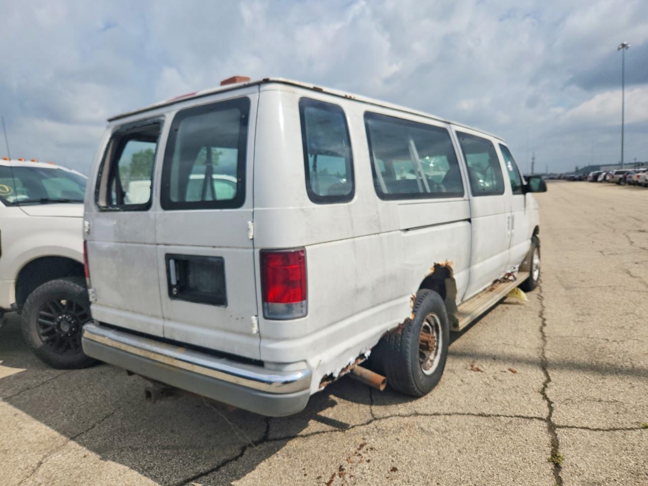 FORD ECONOLINE 1998 — 4