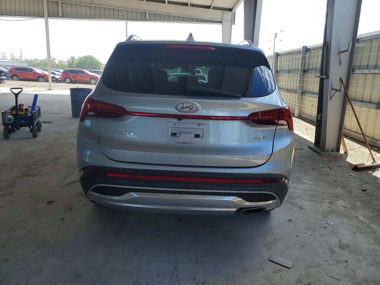 HYUNDAI SANTA FE 2022 — 7