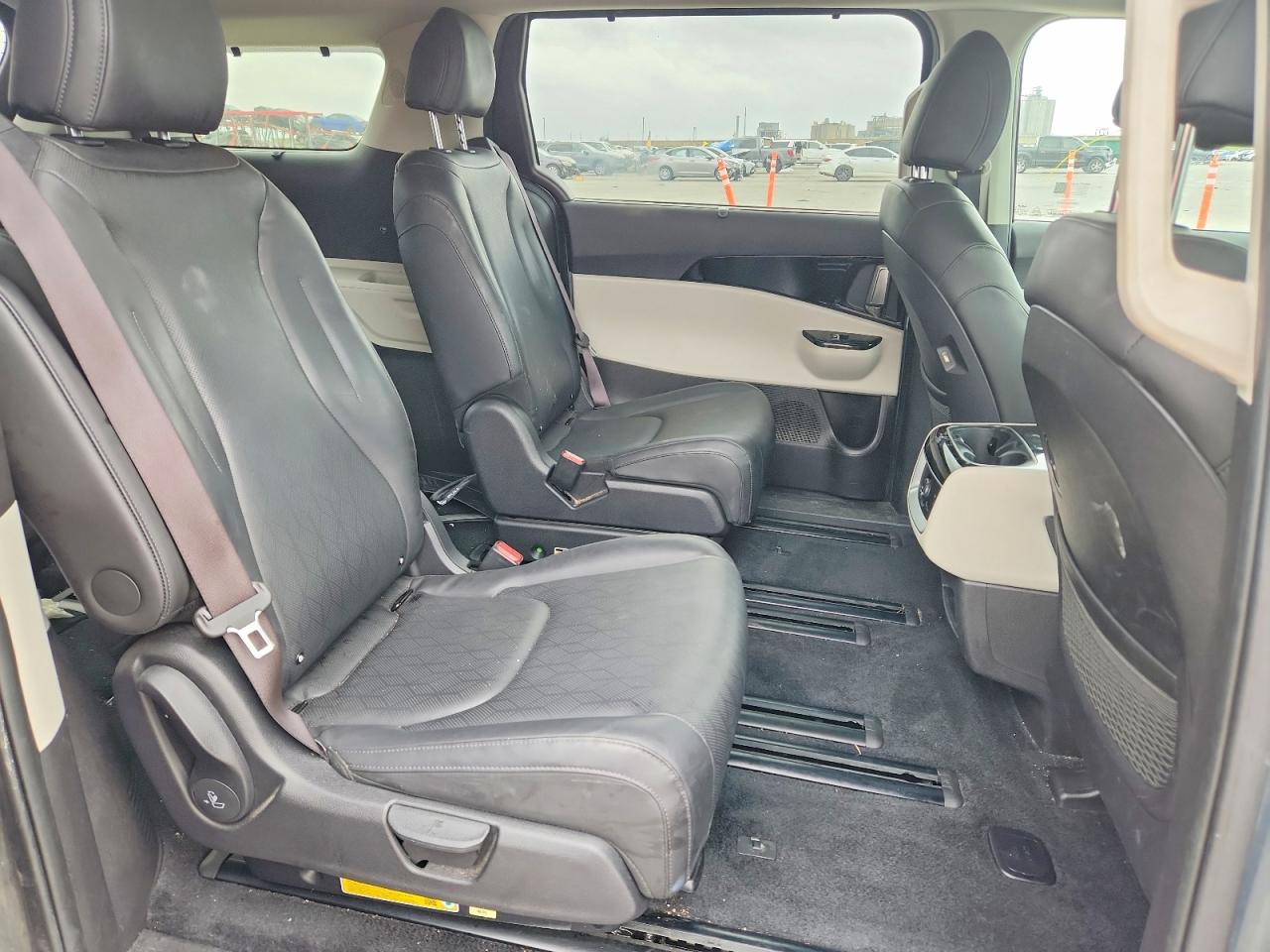KIA CARNIVAL 2024 — 12