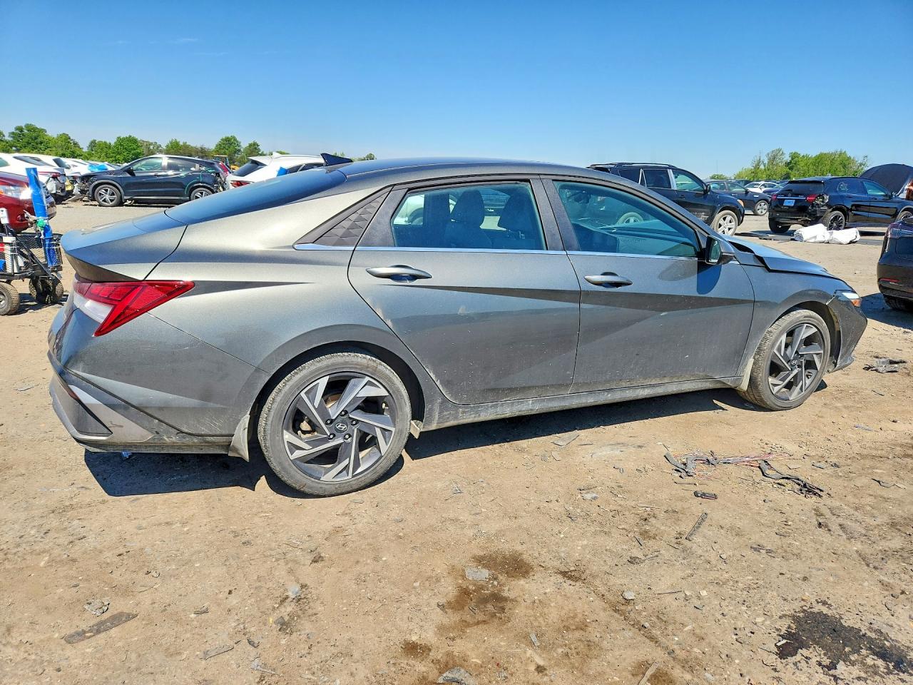 HYUNDAI ELANTRA 2025 — 4
