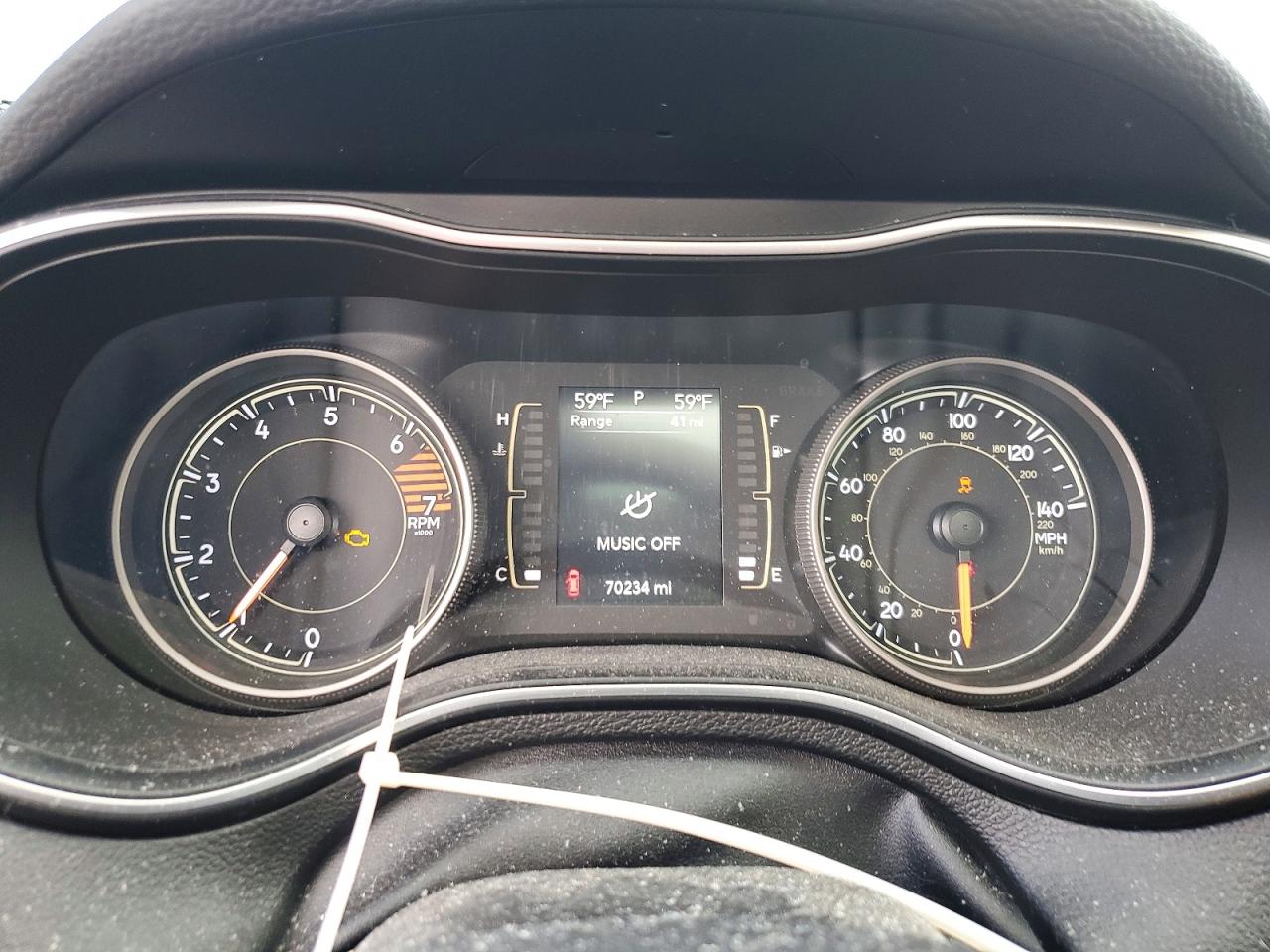 JEEP CHEROKEE 2019 — 10