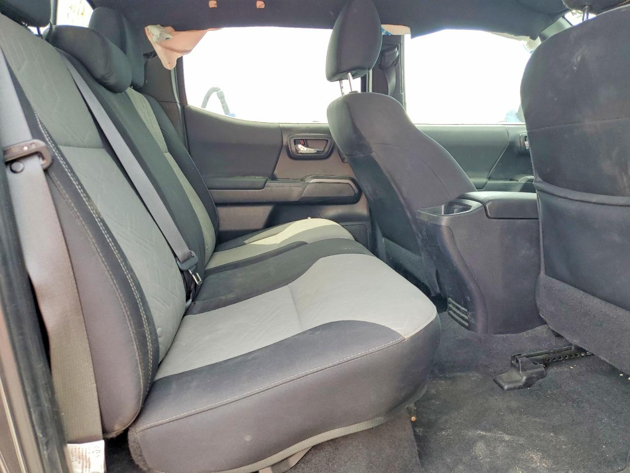 TOYOTA TACOMA 2022 — 11