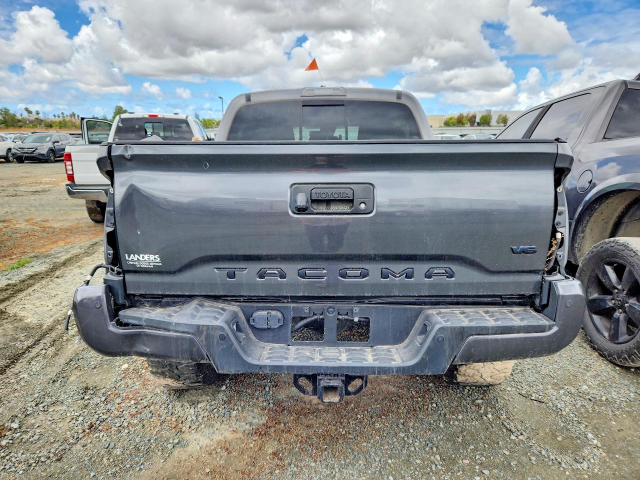 TOYOTA TACOMA 2022 — 7